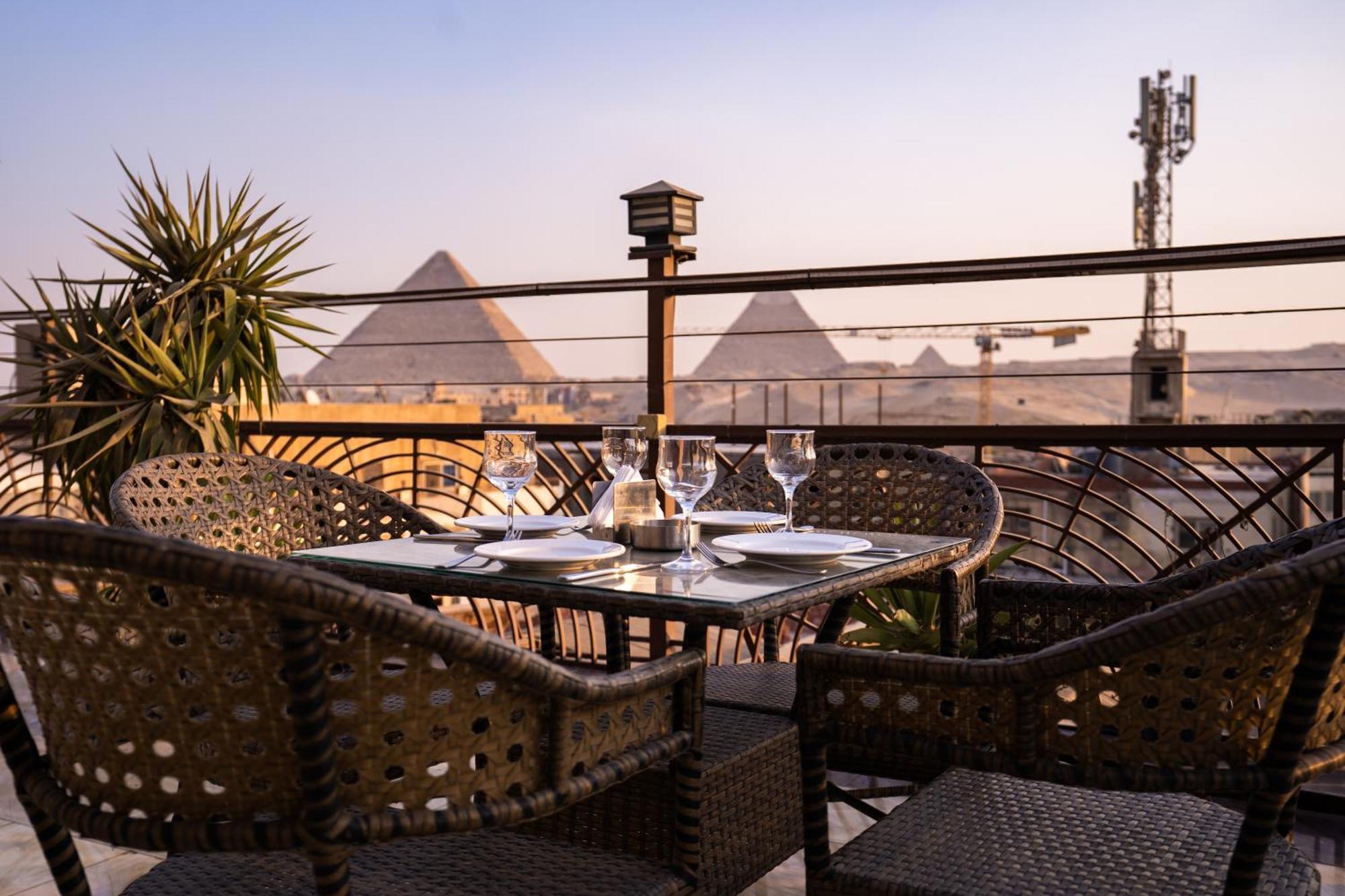 Pyramids Gem Plaza Hotel Kafret el-Gabal Eksteriør billede