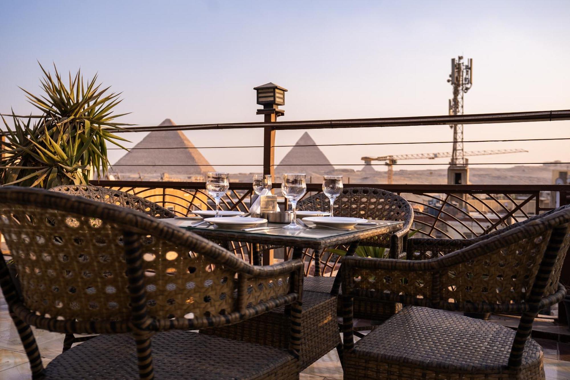 Pyramids Gem Plaza Hotel Kafret el-Gabal Eksteriør billede