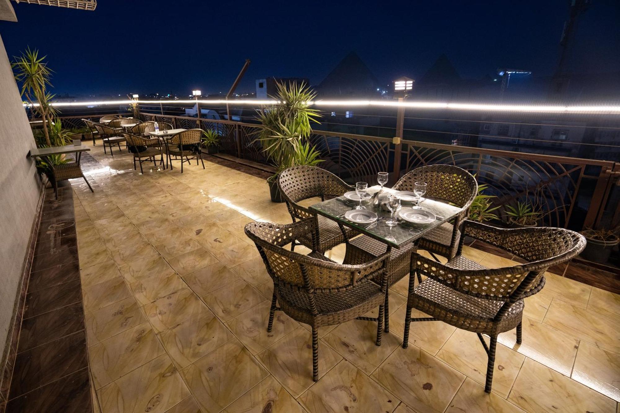 Pyramids Gem Plaza Hotel Kafret el-Gabal Eksteriør billede